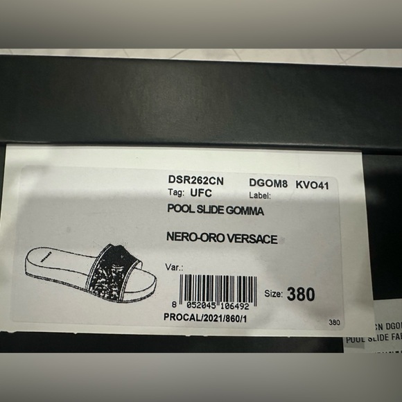 Versace Gold Medusa Pool Slides - Picture 5 of 7